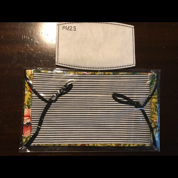 Johnny Was pleated sateen/cotton mask. Pocket for filter. Adult size brand new! - Picture 3 of 5